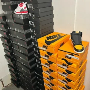 pallet sneakers in liquidazione italia