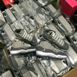 pallet sneakers in liquidazione italia